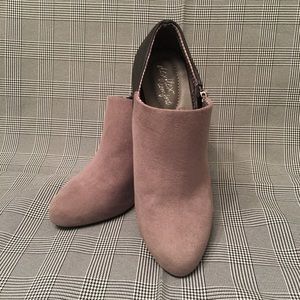 dexflex comfort Ankle Boots 7W Gray/Black